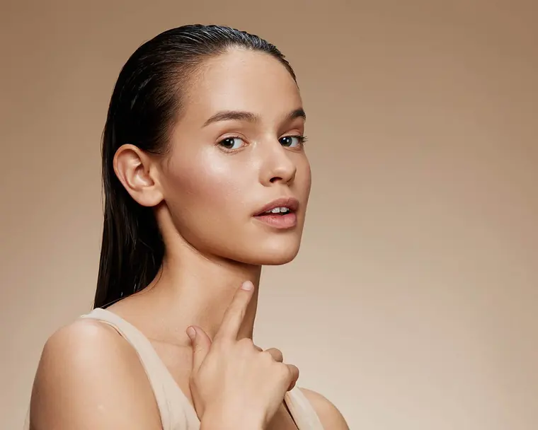 Gepflegtes, ebenmäßiges Hautbild, ästhetische Medizin bei Skinchic.Med
